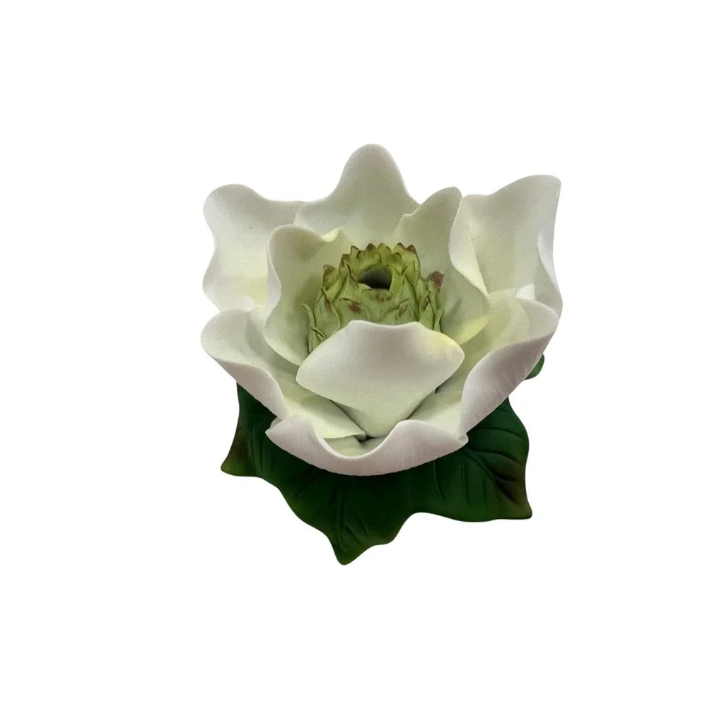 Avon Magnolia Nightlight Lamp Porcelain Small Handpainted With Cord new in box‎